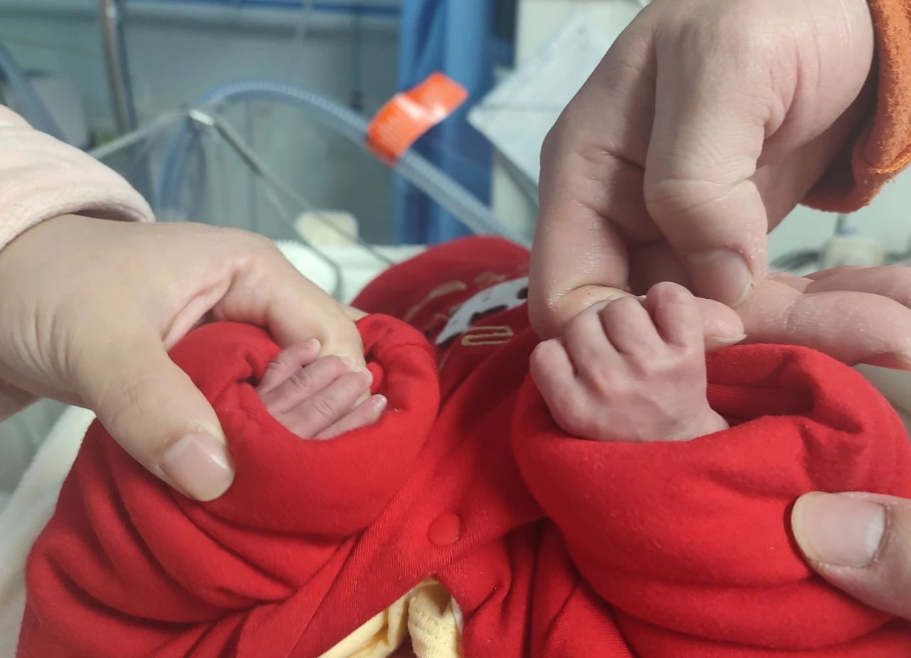 生命的奇迹，创桂林纪录！23周+4天超早产儿在桂林妇幼平安出院