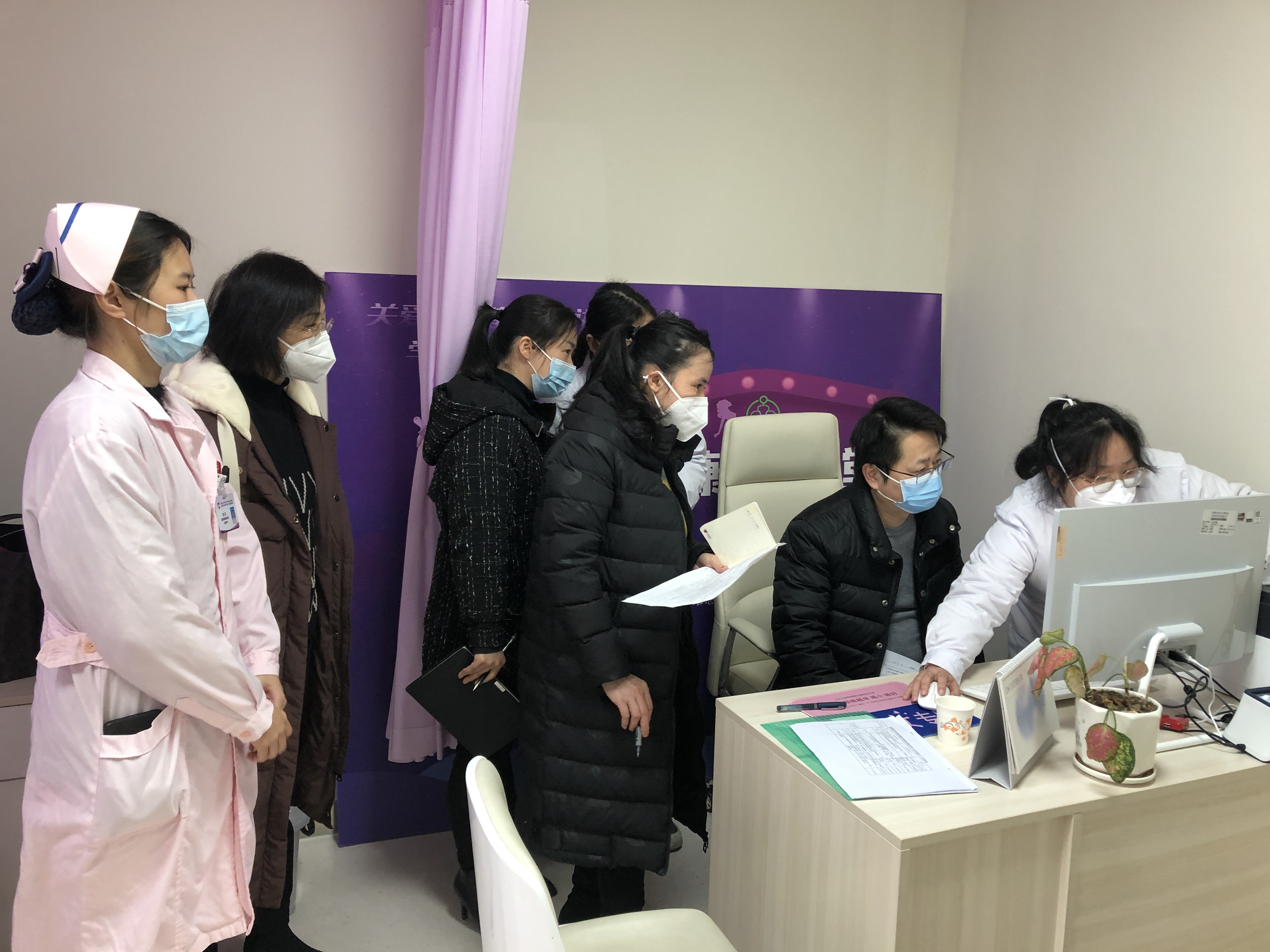 自治区卫健委质控组到我院开展2022年妇幼健康服务项目省级质控工作