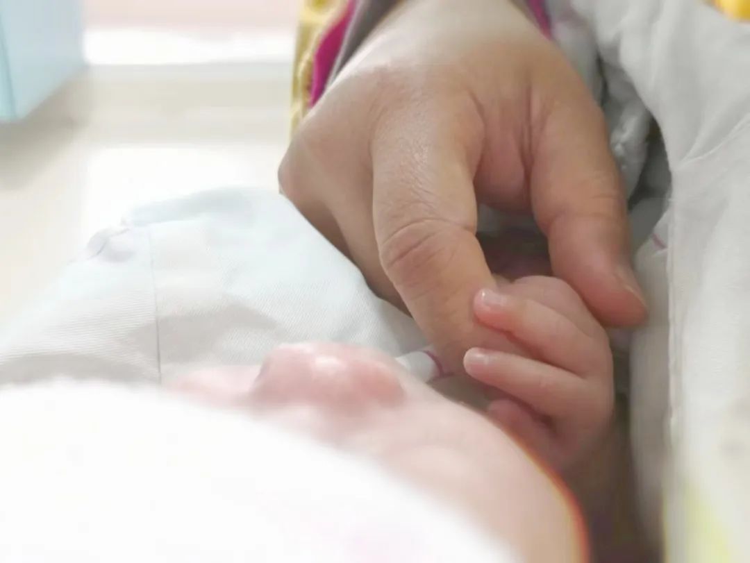 重磅消息！500克，桂林市最低出生体重早产儿获救出院！