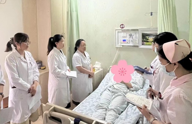 两次怀孕遗憾流产，此次孕18周破水，保胎3个月，终于……